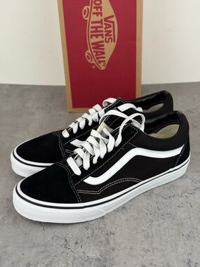 Vans Old Skool Shoes Black White  Size 8.5 Women’s Sz 7.5 Men’s New In Box